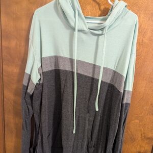 Women's lightweight hoodie